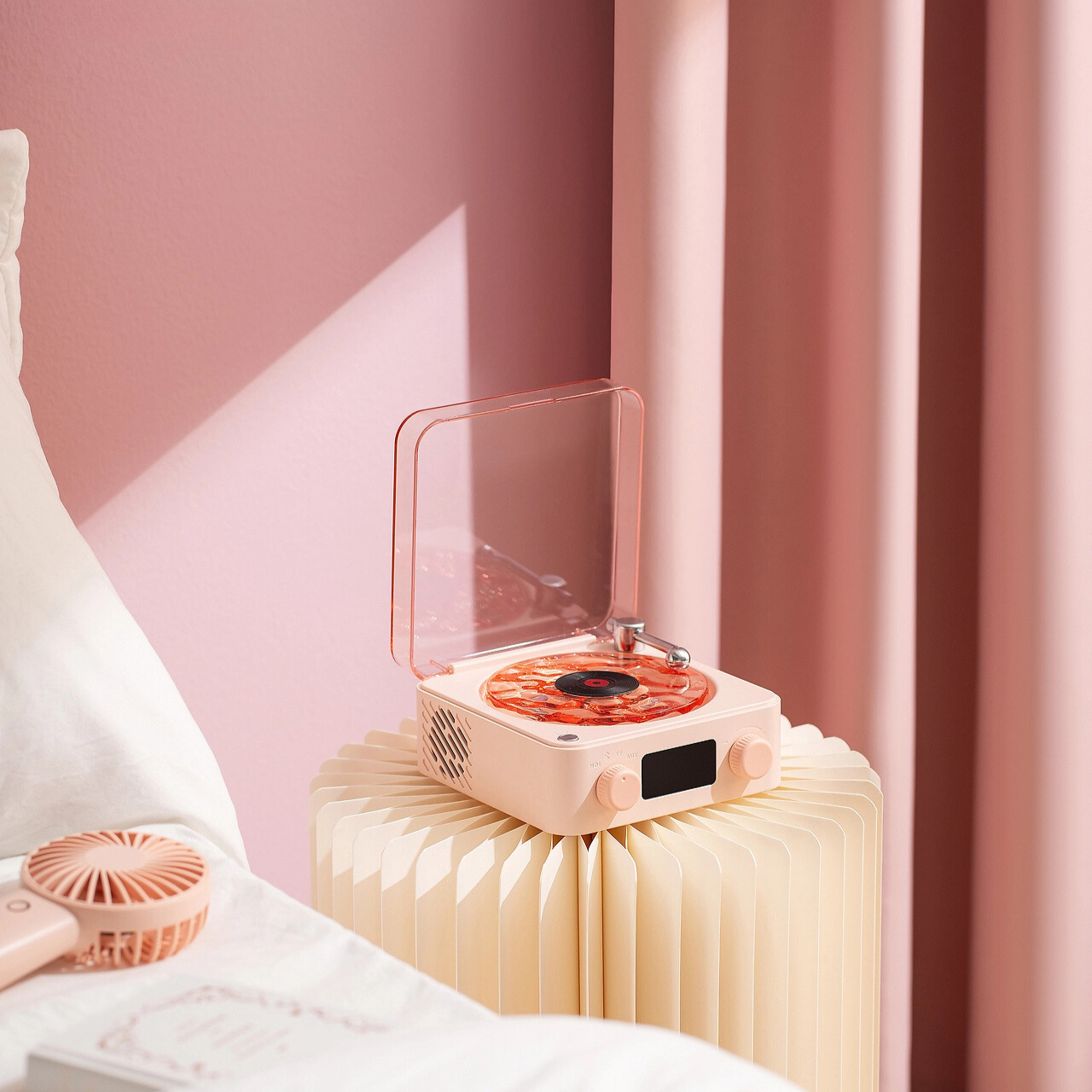 Retro Style Music Table Lamp