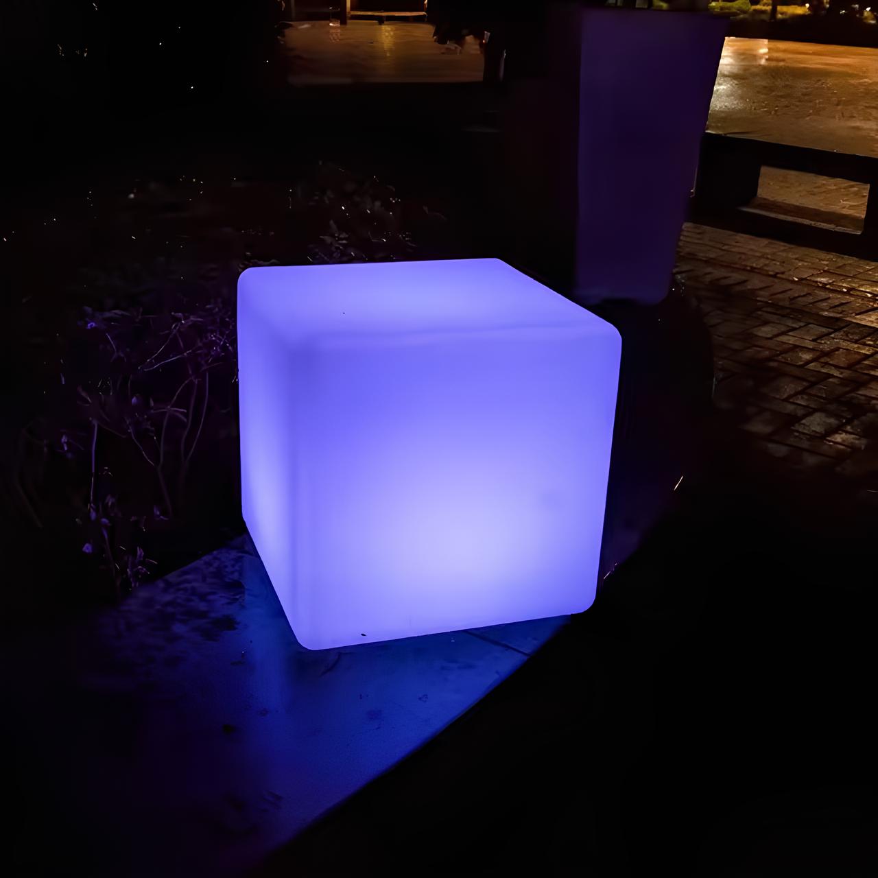 Contemporary Square Garden Light