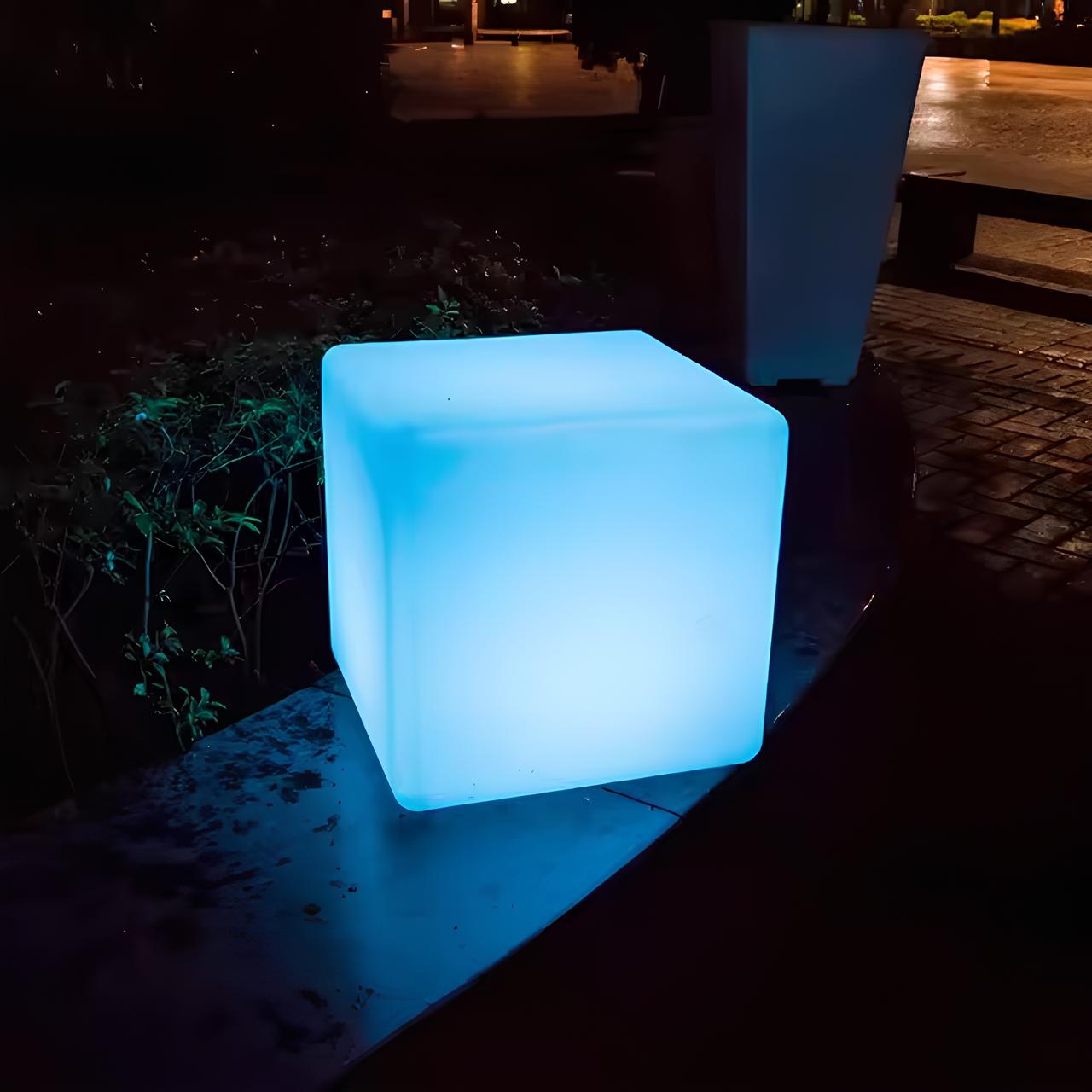 Contemporary Square Garden Light