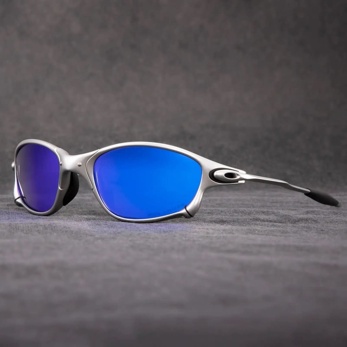 Polarized Sunglasses for Reduced Eye Strain