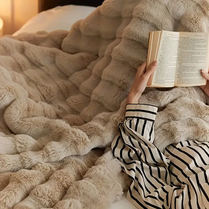 Luxurious Down Alternative Cozy Duvet with Durable Sewing
