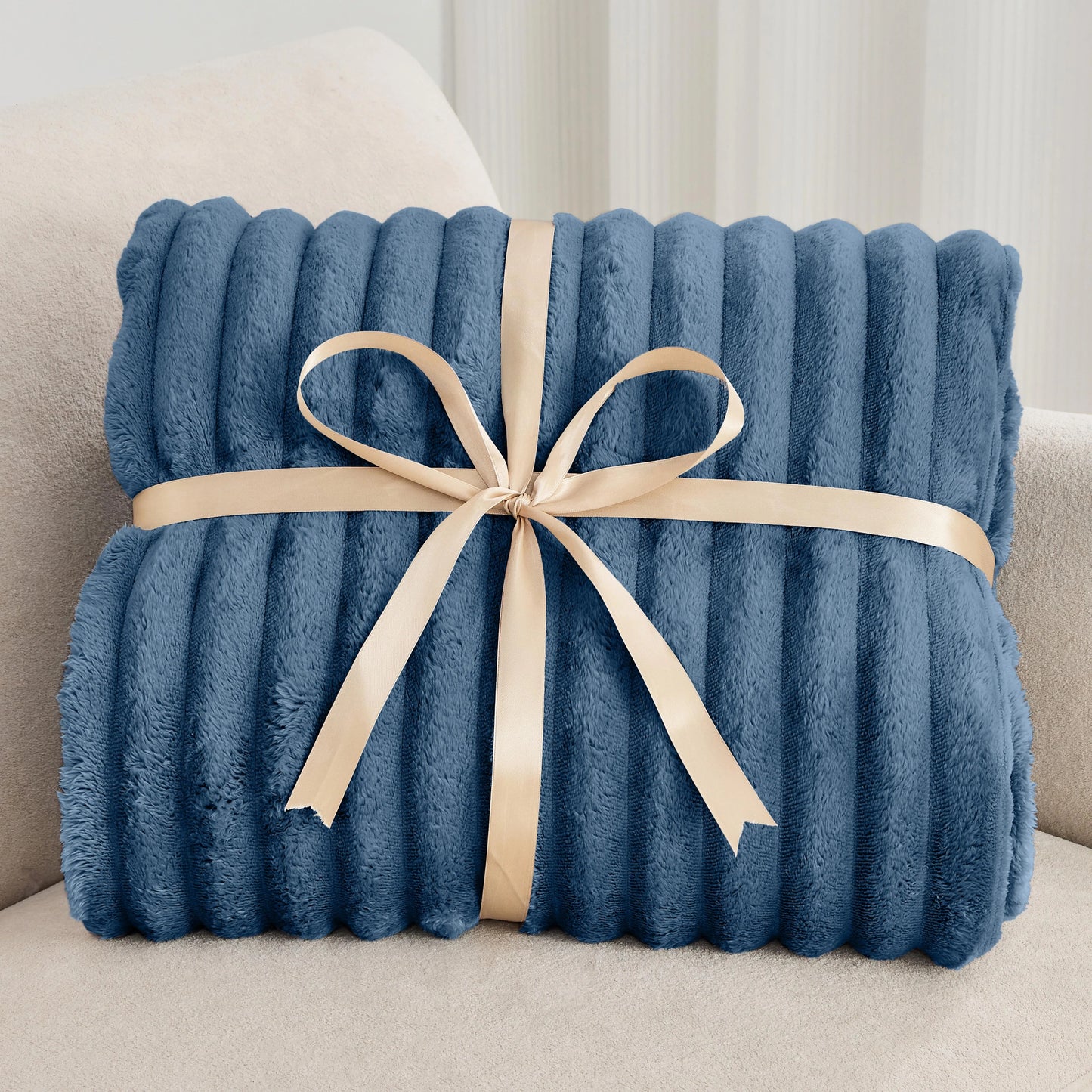 Plush Fleece Throw Blanket - Soft, Warm, and Lightweight