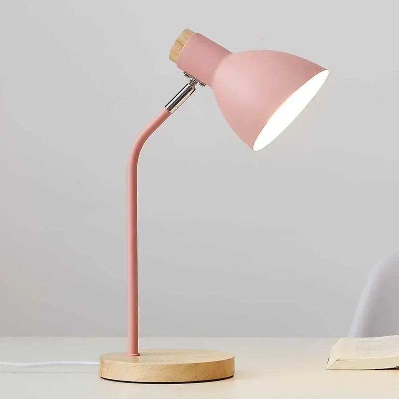 Traditional Wood Nightstand Lamp - Luxicro