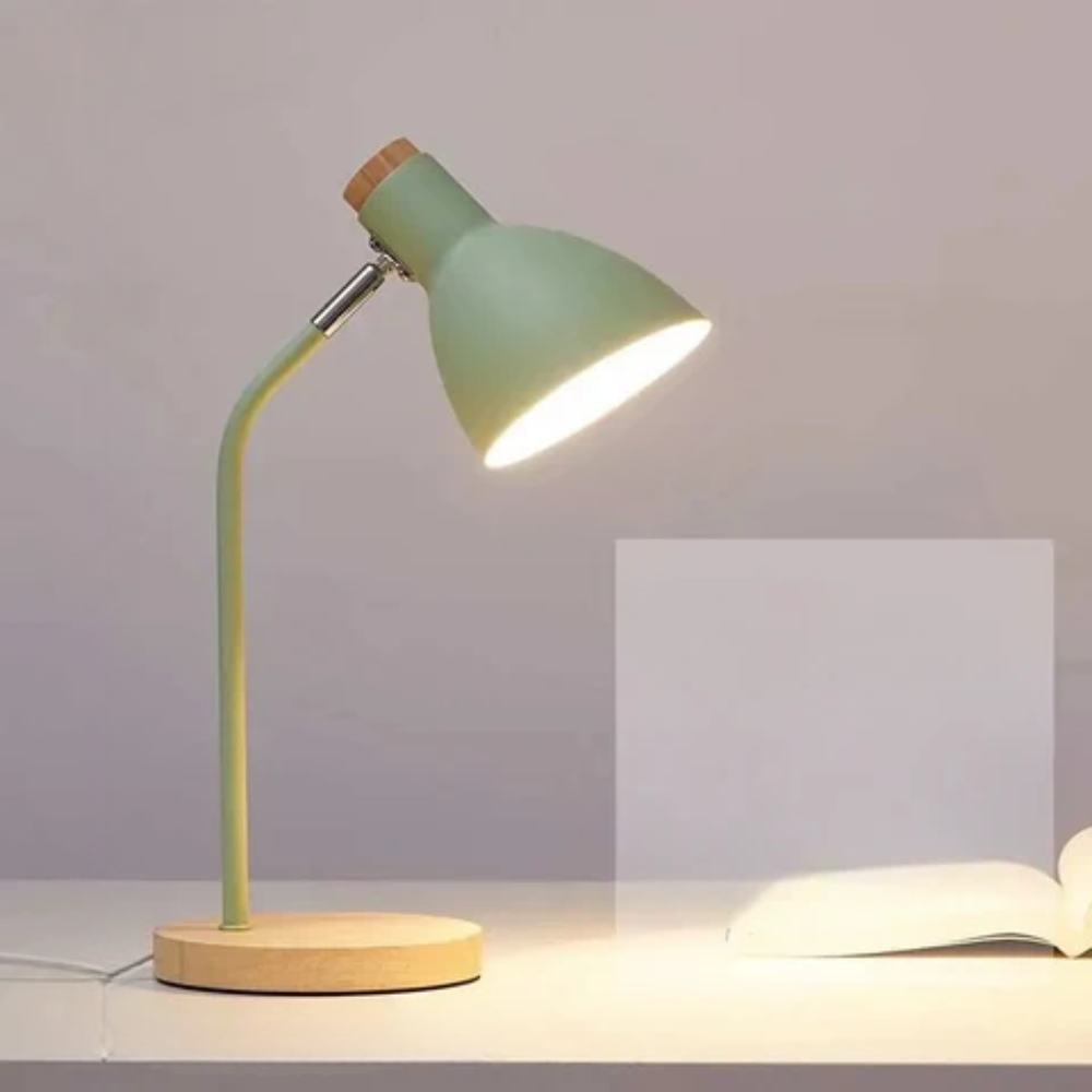 Traditional Wood Nightstand Lamp