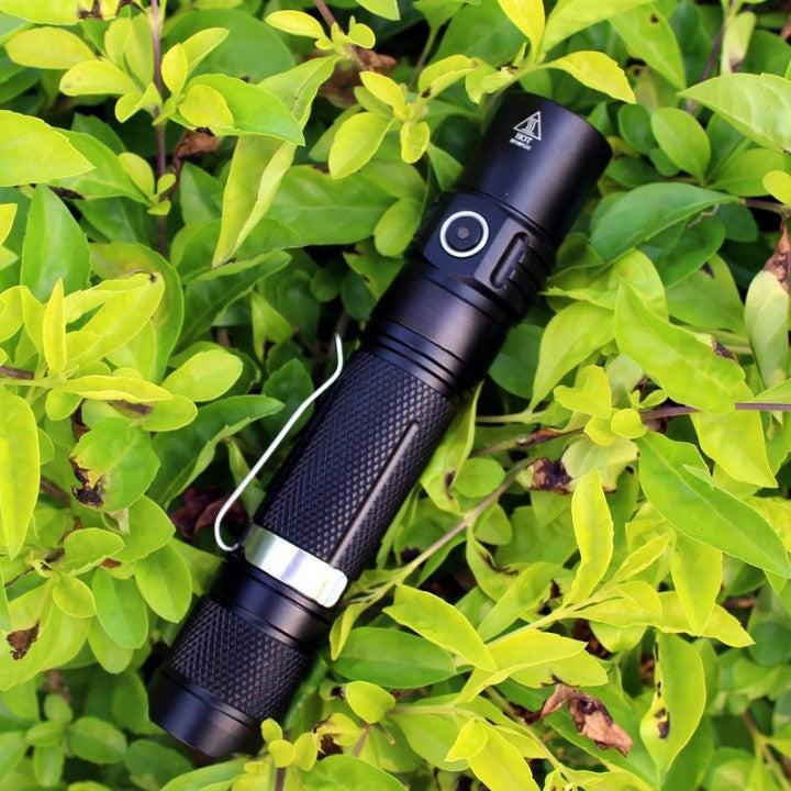 Powerful Long Lasting LED Flashlight - Luxicro