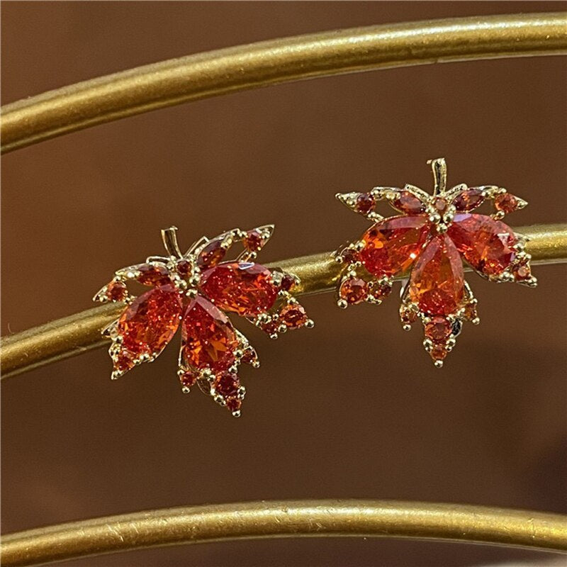 Delicate Leaf Shaped Dainty Necklace