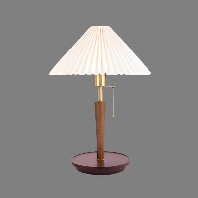 Traditional Wood Desk Lamp with Linen Shade - Luxicro