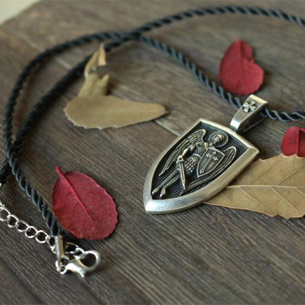 Delicate Feather Drop Necklace