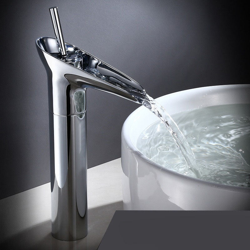 Stylish Bronze One Handle Bath Sink Faucet