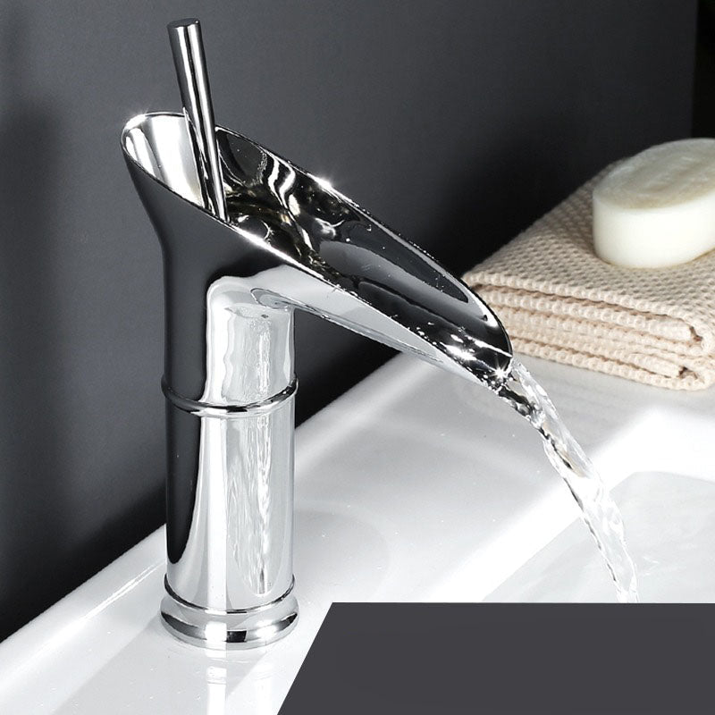 Stylish Bronze One Handle Bath Sink Faucet