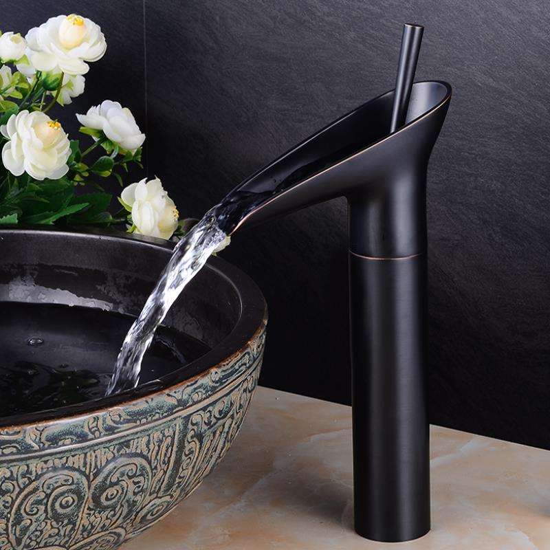 Stylish Bronze One Handle Bath Sink Faucet