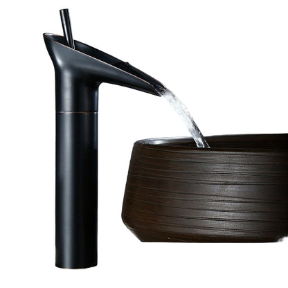 Modern One Handle Kitchen Faucet with Cascade Spout