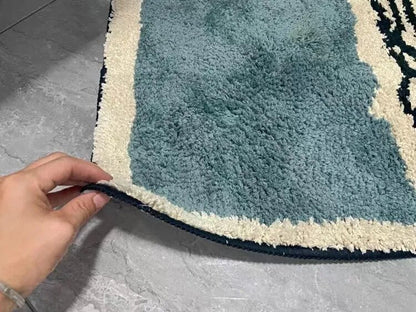 Plush Bathroom Mat with Grip Backing