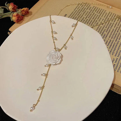 Delicate Fresh Bloom Pendant Necklace