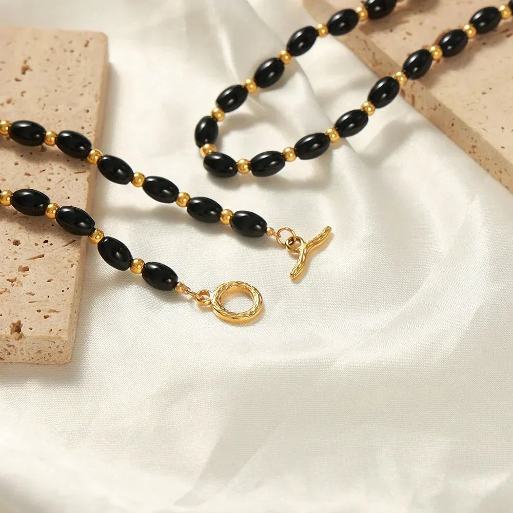 Fashionable Beaded Circle Pendant Necklace