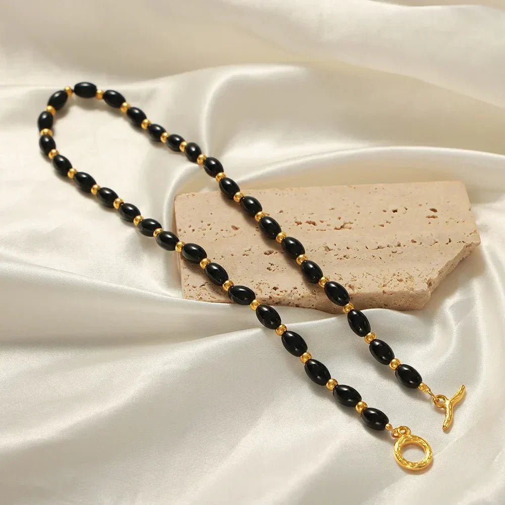 Fashionable Beaded Circle Pendant Necklace