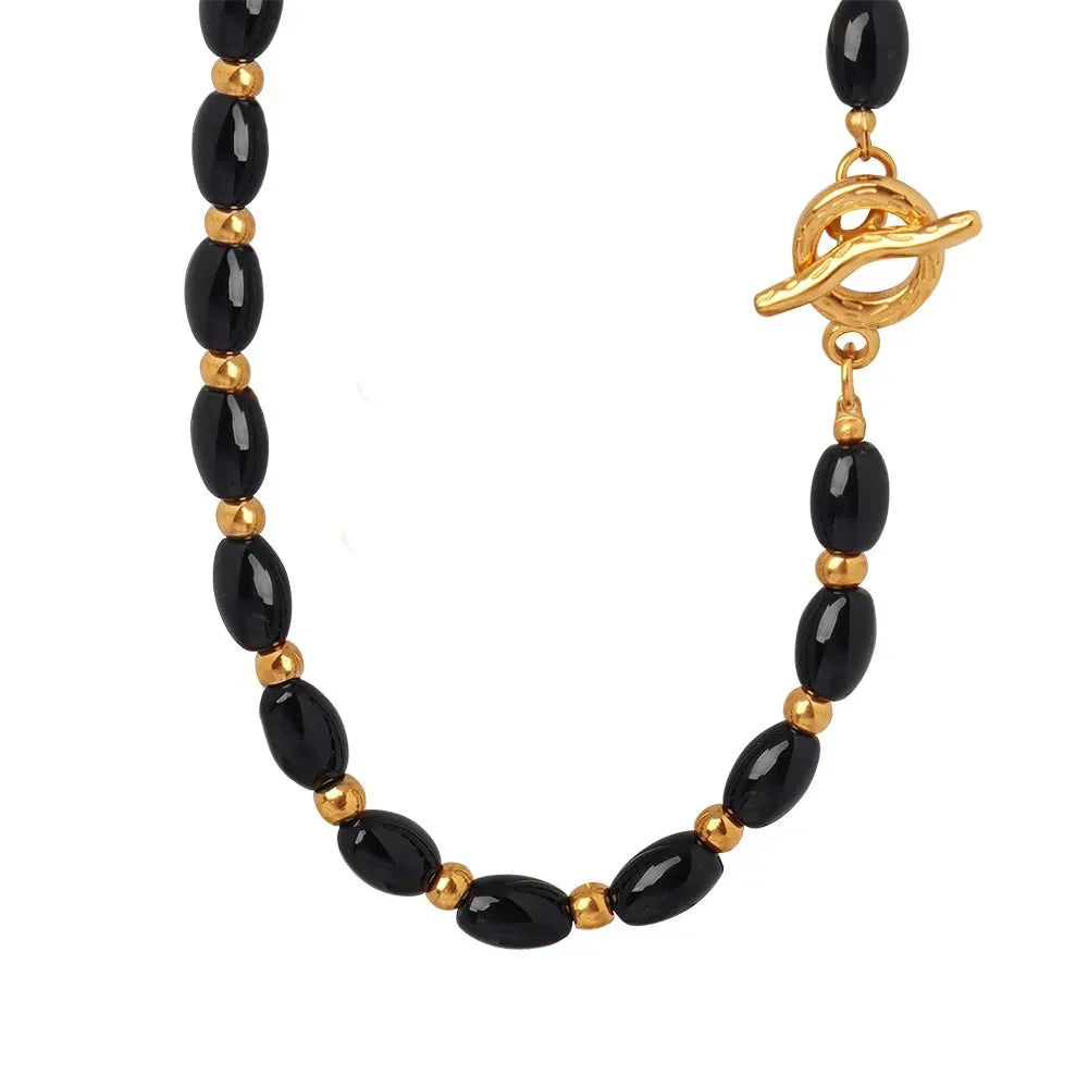 Fashionable Beaded Circle Pendant Necklace