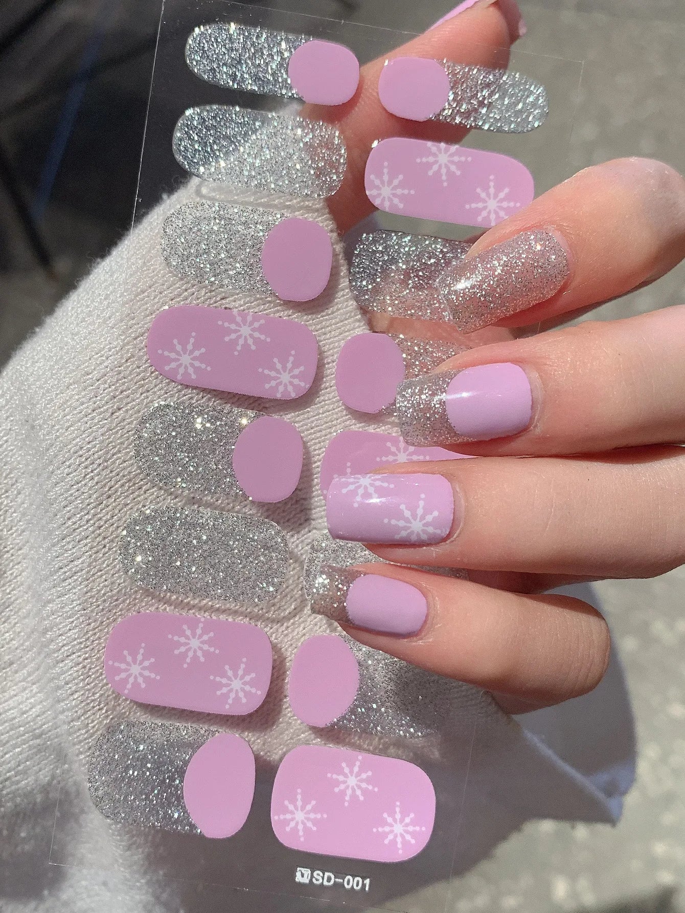 Simple DIY Holiday Nail Art Set
