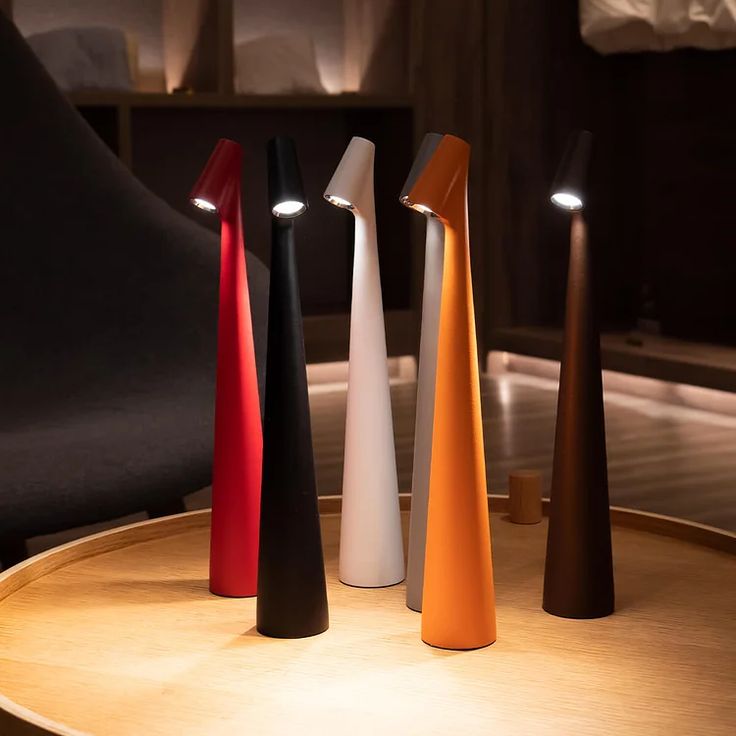 Simple Scandinavian LED Desk Lamp - Luxicro