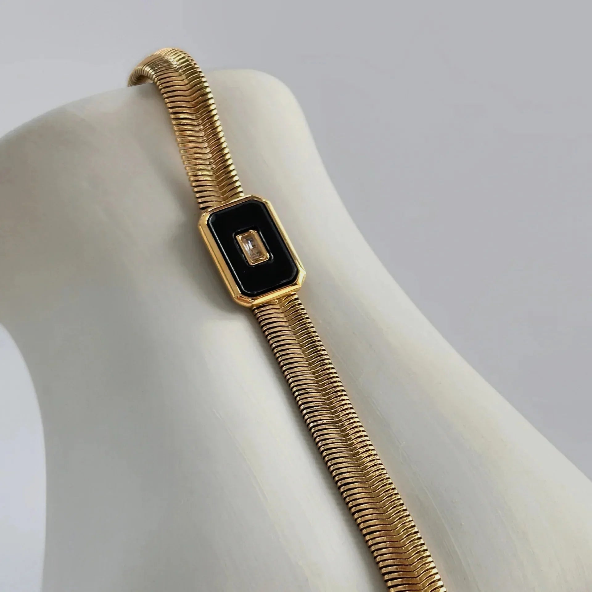 Edgy Link Pattern Cuff Bracelets - Luxicro