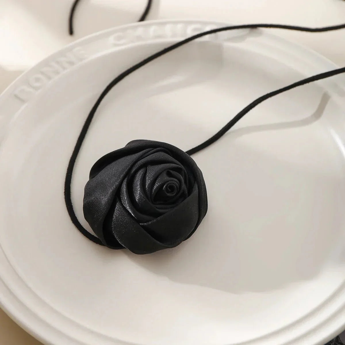 Beautiful Rose Gold Chain Choker Necklace