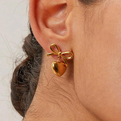 Dainty Love Heart Dangling Earrings - Luxicro