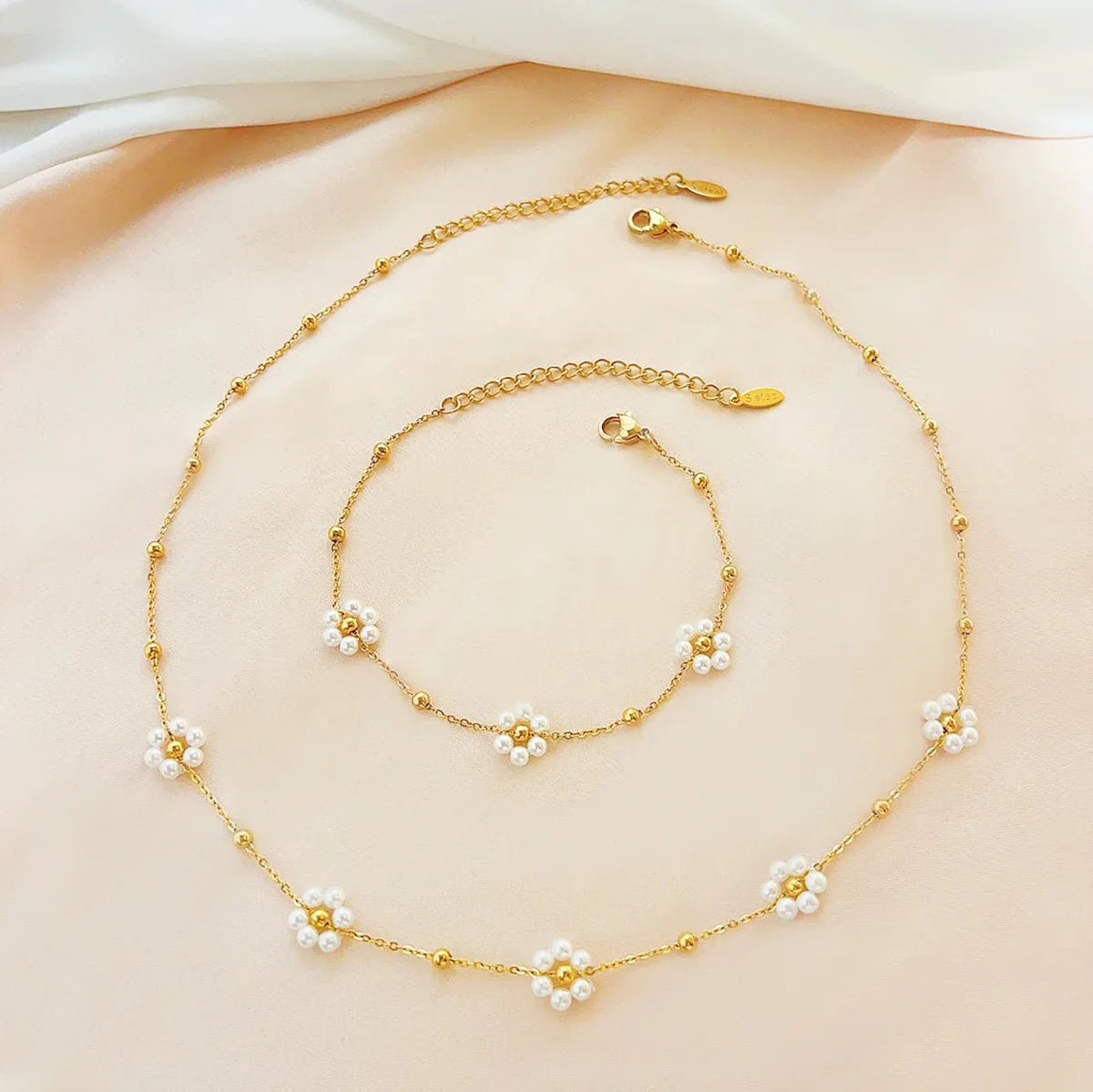 Dainty Floral Pendant Jewelry Set