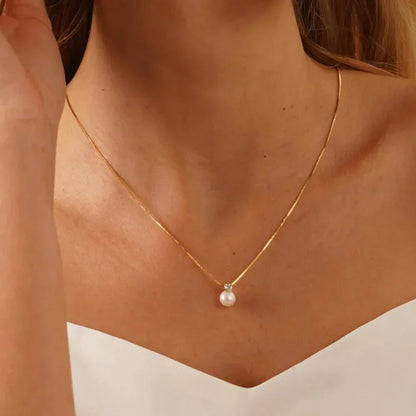 Elegant White Pearl Diamond Chain Necklace