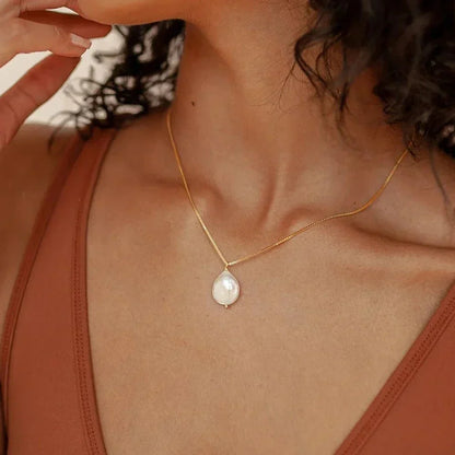 Dainty Freshwater Pearl Chain Necklace - Luxicro