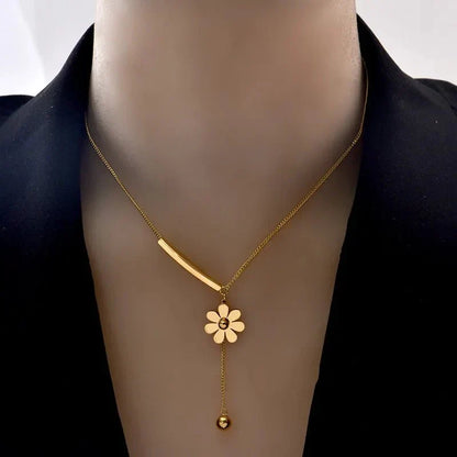 Dainty Floral Pendant Chain Necklace - Luxicro