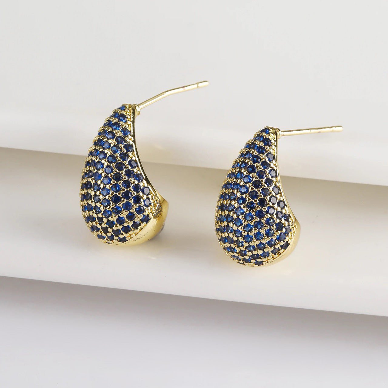 Shiny Drop Diamond Stud Earrings