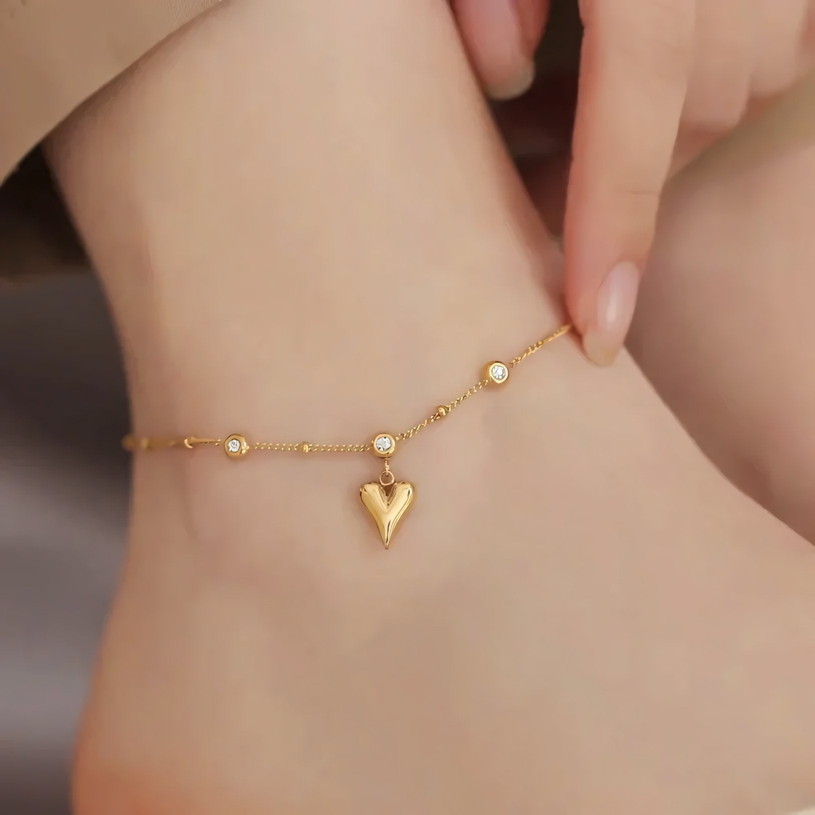 Dainty Heart Shaped Diamond Anklet - Luxicro