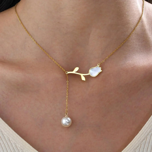 Dainty Floral Pearl Pendant Necklace - Luxicro