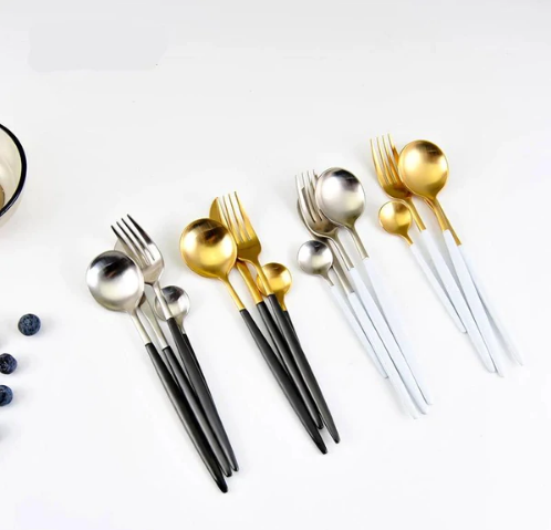 Elegant 24-Piece Silverware Cutlery Set