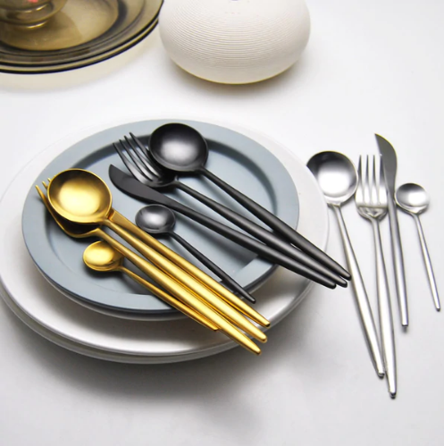 Elegant 24-Piece Silverware Cutlery Set