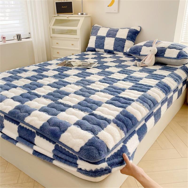 Cozy Fleece Throw Blanket for Home