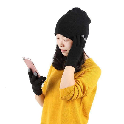 Cozy Wireless Beanie with Touch Screen Gloves