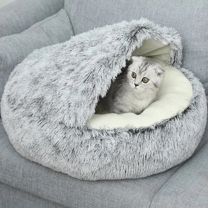 Cozy Pet Bed for Calm Comfort - Luxicro