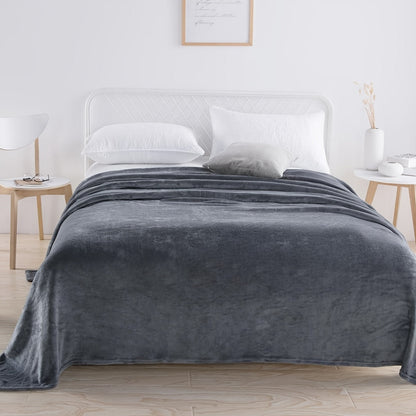 Cozy Lightweight Throw Blanket for Any Season