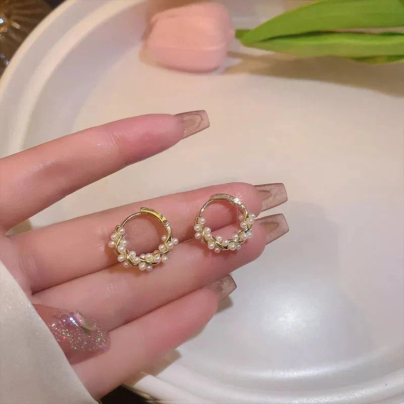 Elegant Sparkling Round Earrings