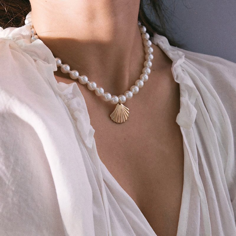 Exquisite Sea Pearl Drop Necklace
