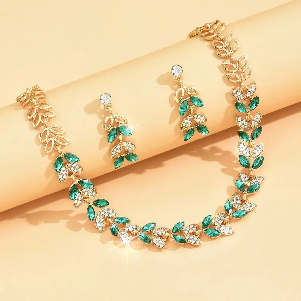 Emerald Gem Diamond Pendant Necklace Set