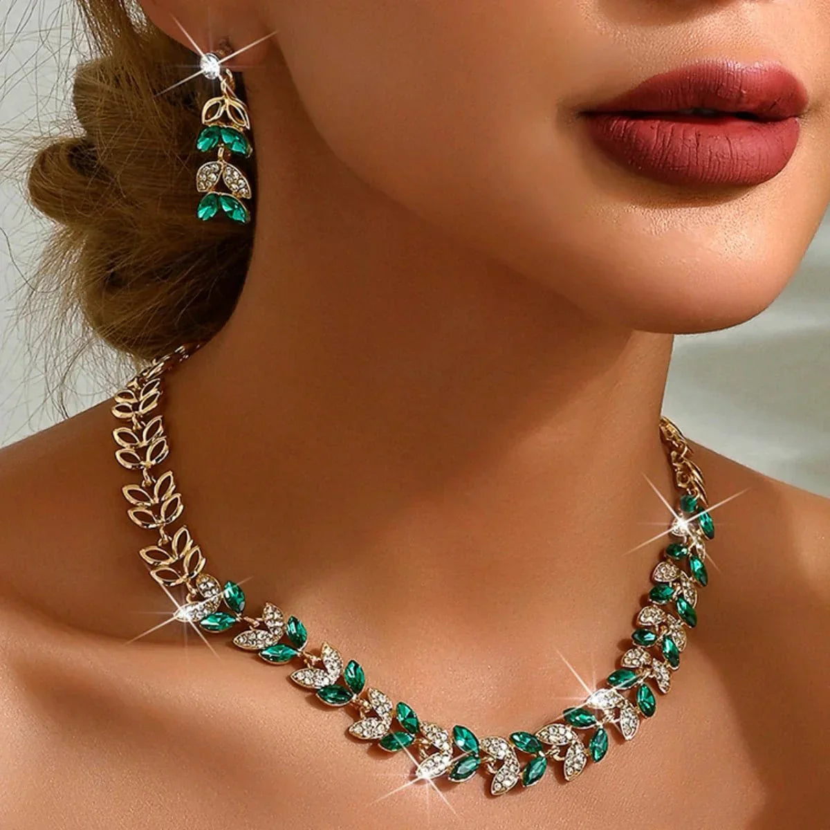 Emerald Gem Diamond Pendant Necklace Set