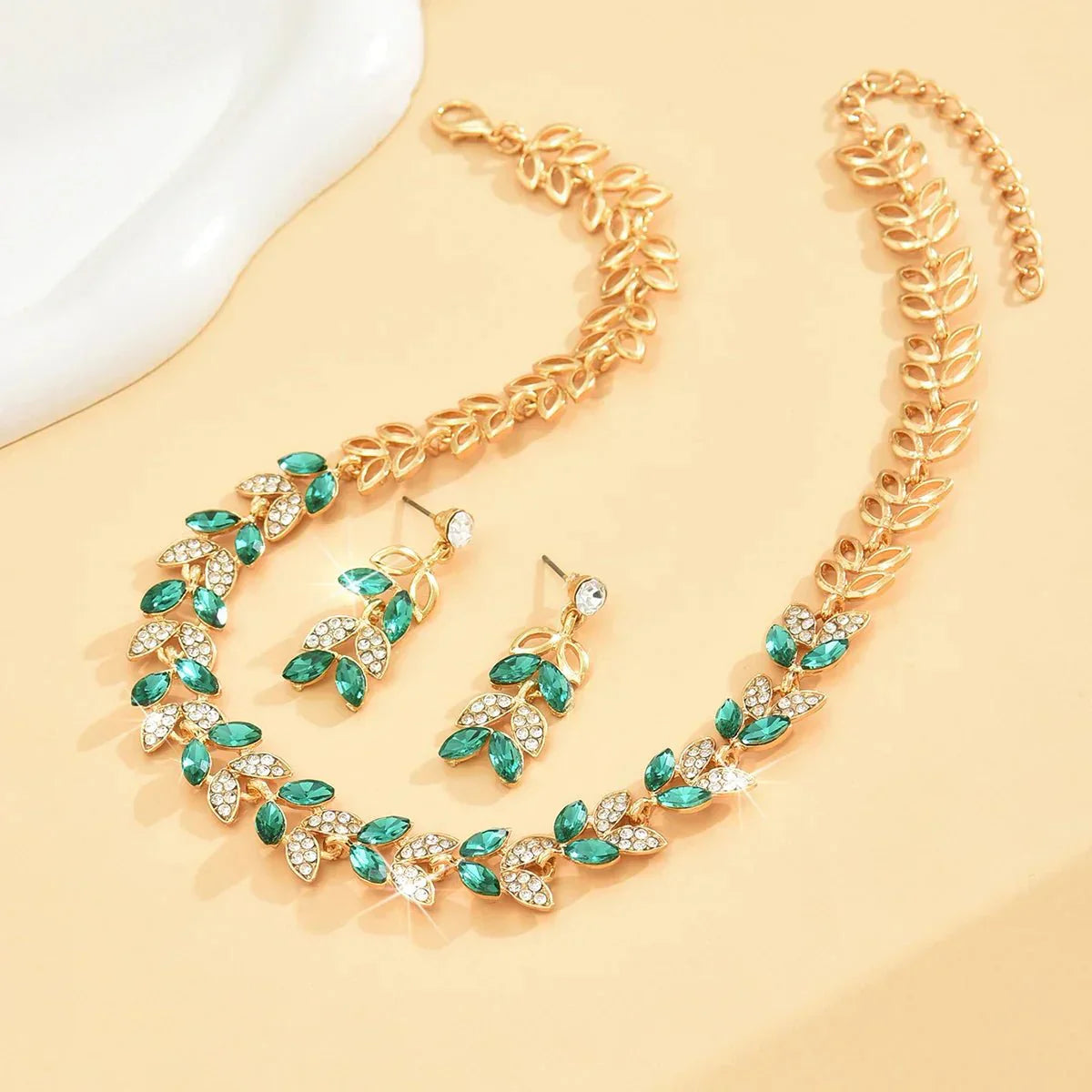 Emerald Gem Diamond Pendant Necklace Set
