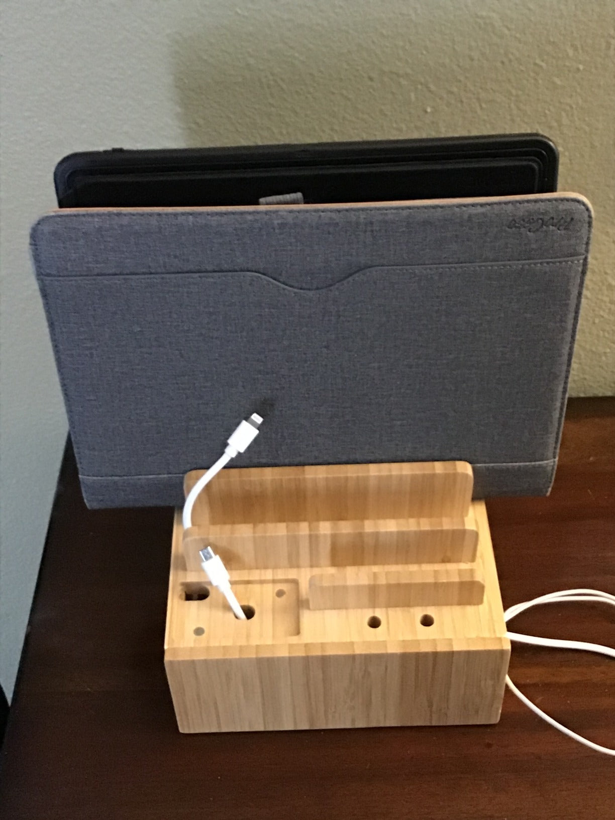 Eco Friendly Bamboo USB Charging Hub Organizer