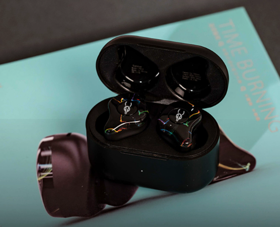 Cordless Earbuds with Noise Reduction and Long Life Battery