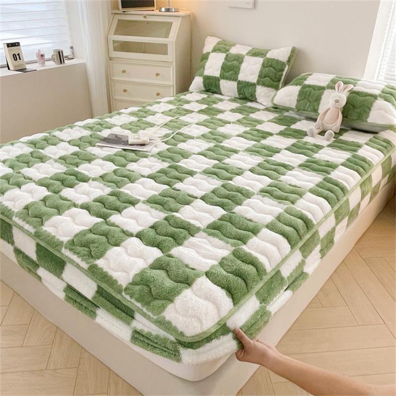 Cozy Fleece Throw Blanket for Home