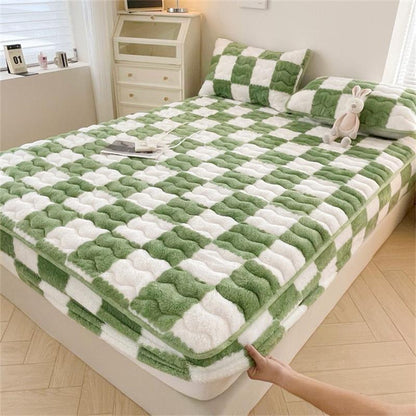 Cozy Fleece Throw Blanket for Home