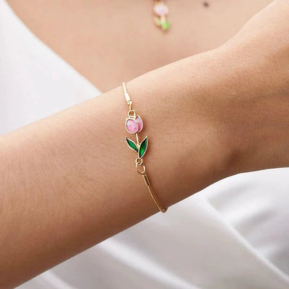 Beautiful Floral Tulip Accessory Set