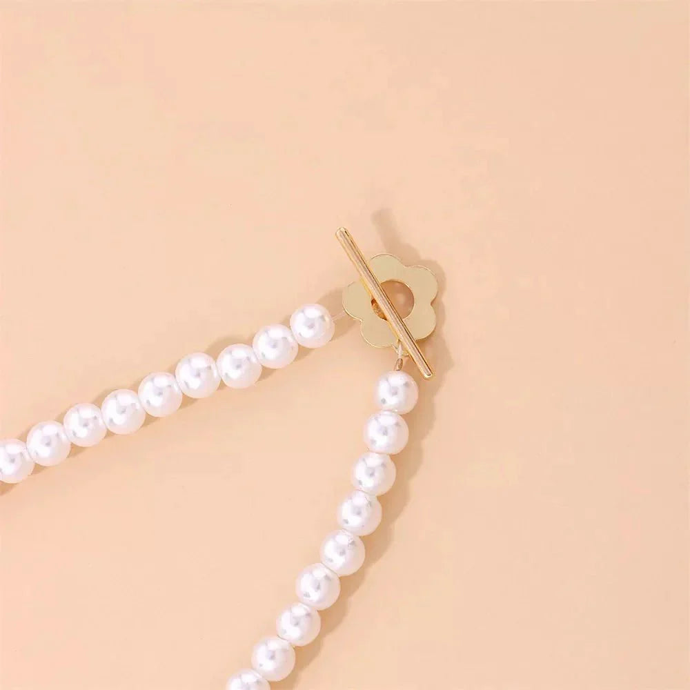 Delicate Floral Pendant Chain Necklace